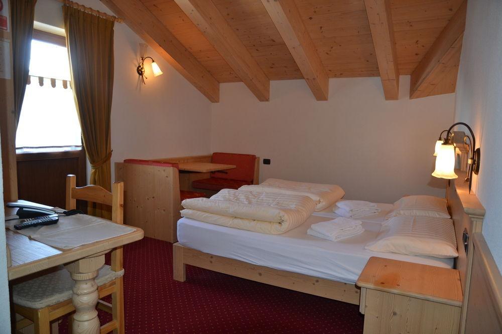 Hotel 2000 Livigno Exteriör bild